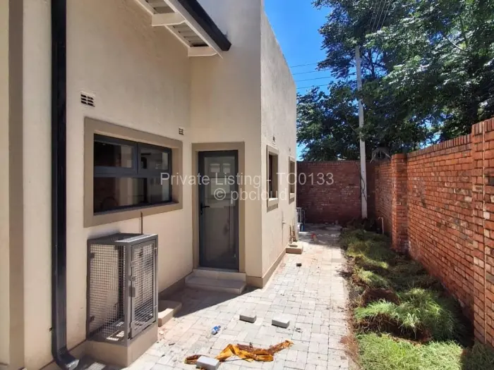 Townhouse/Cluster to Rent in Borrowdale, Harare