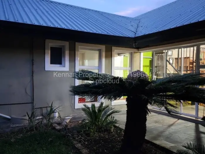 Townhouse/Cluster to Rent in Ballantyne Park, Harare