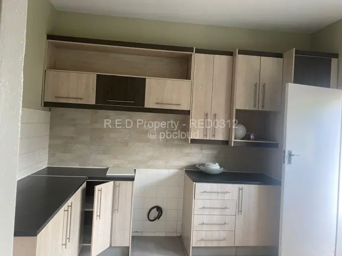 Flat/Apartment to Rent in Bulawayo City Centre, Bulawayo