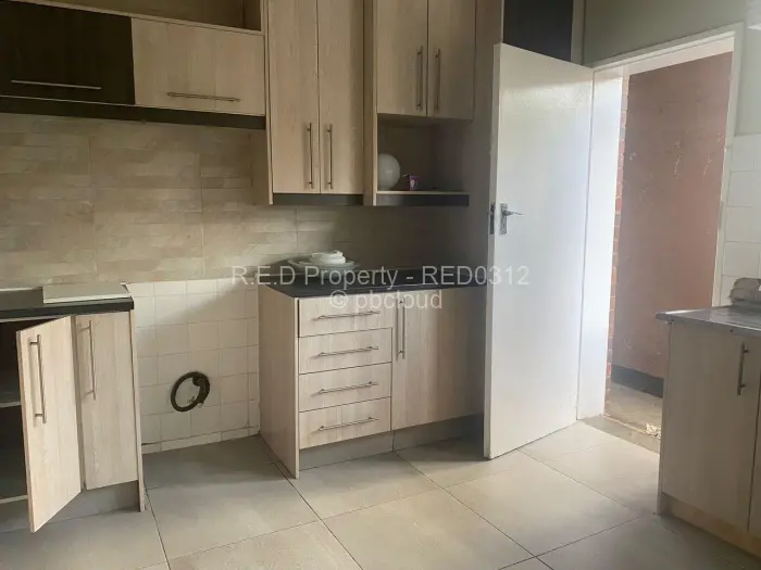 Flat/Apartment to Rent in Bulawayo City Centre, Bulawayo