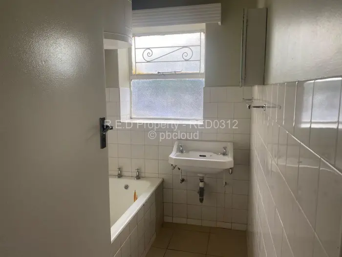 Flat/Apartment to Rent in Bulawayo City Centre, Bulawayo