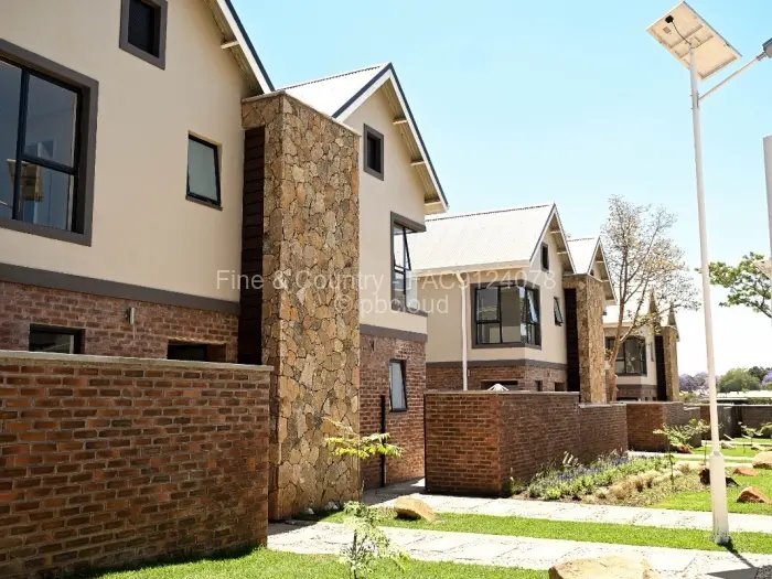 Townhouse/Cluster to Rent in Greendale, Harare