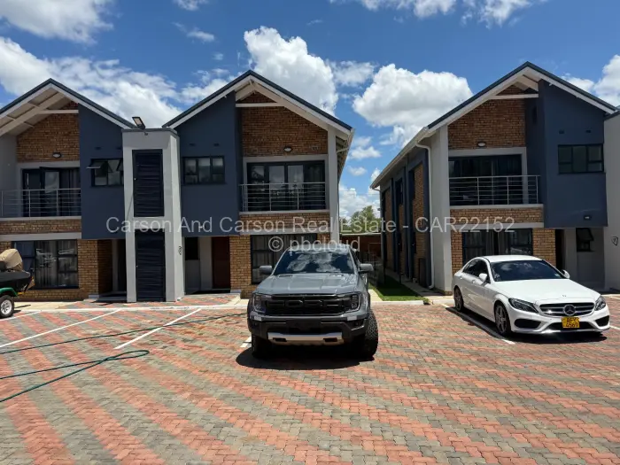Townhouse/Cluster to Rent in Newlands, Harare