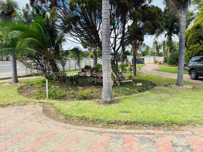 5 Bedroom House to Rent in The Grange, Harare