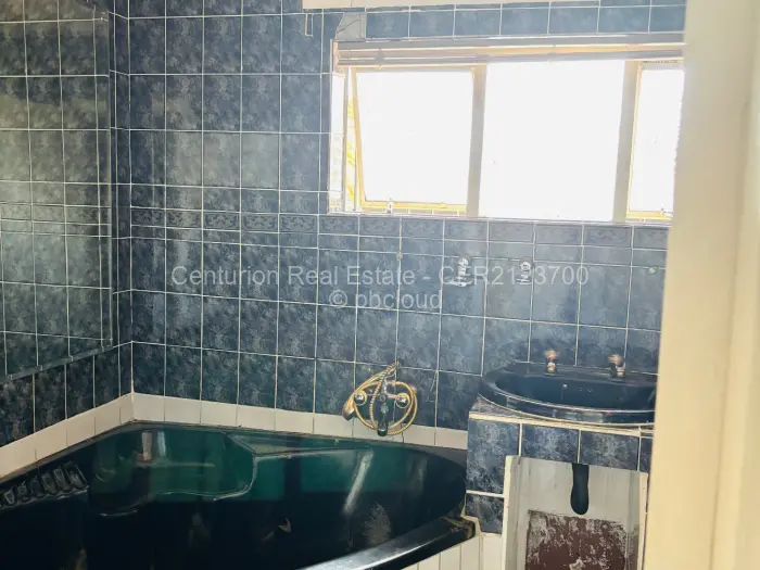 5 Bedroom House to Rent in The Grange, Harare