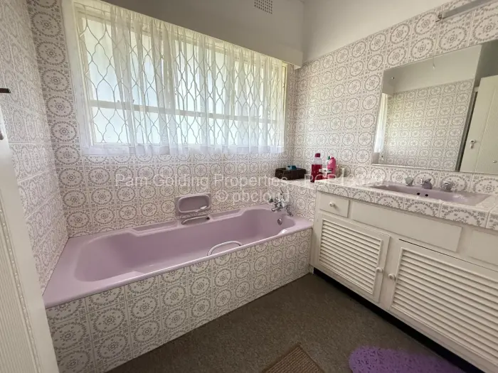 4 Bedroom House for Sale in Hillside Byo, Bulawayo