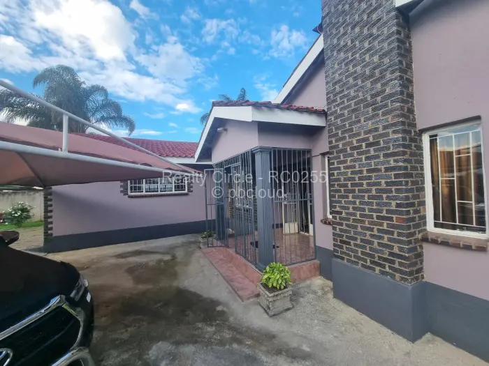 4 Bedroom House to Rent in Monavale, Harare