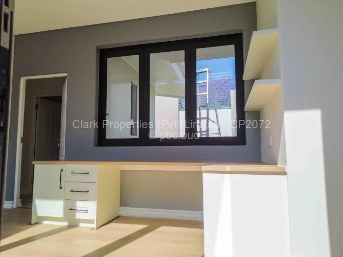 Townhouse/Cluster to Rent in Newlands, Harare