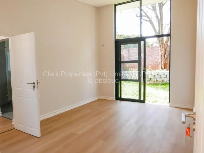 Townhouse/Cluster to Rent in Newlands, Harare