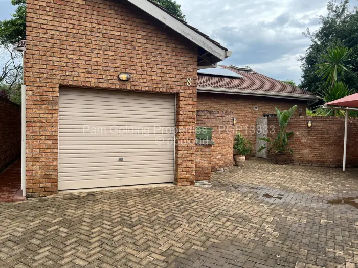Townhouse/Cluster to Rent in Newlands, Harare