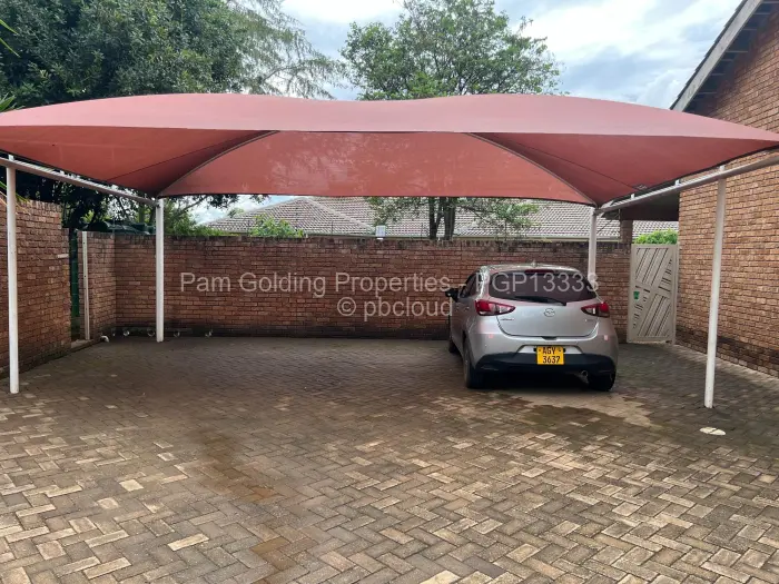 Townhouse/Cluster to Rent in Newlands, Harare