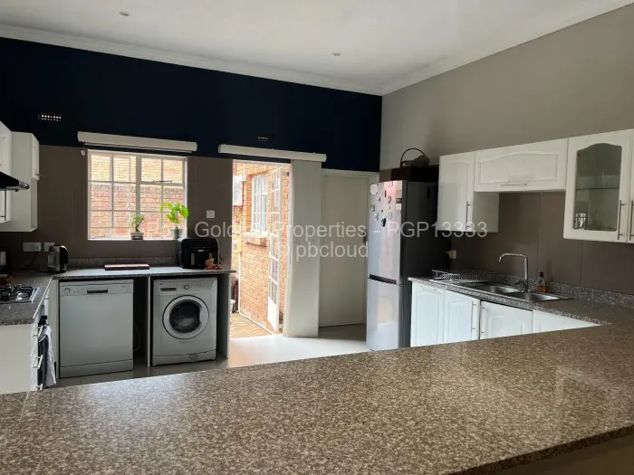 Townhouse/Cluster to Rent in Newlands, Harare