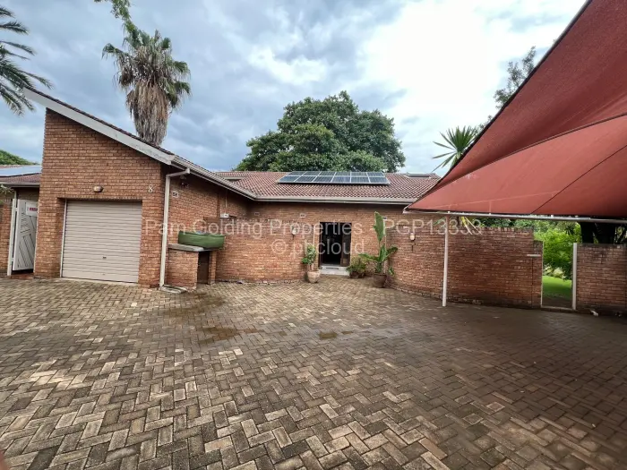 Townhouse/Cluster to Rent in Newlands, Harare