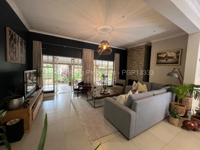 Townhouse/Cluster to Rent in Newlands, Harare