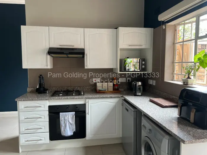 Townhouse/Cluster to Rent in Newlands, Harare