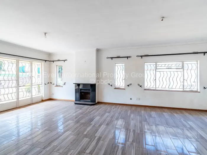 Townhouse/Cluster for Sale in Kamfinsa, Harare