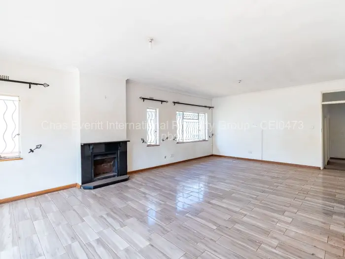 Townhouse/Cluster for Sale in Kamfinsa, Harare