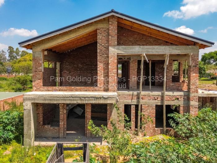 Townhouse/Cluster for Sale in Arlington, Harare