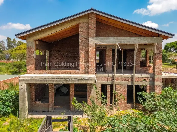 Townhouse/Cluster for Sale in Arlington, Harare