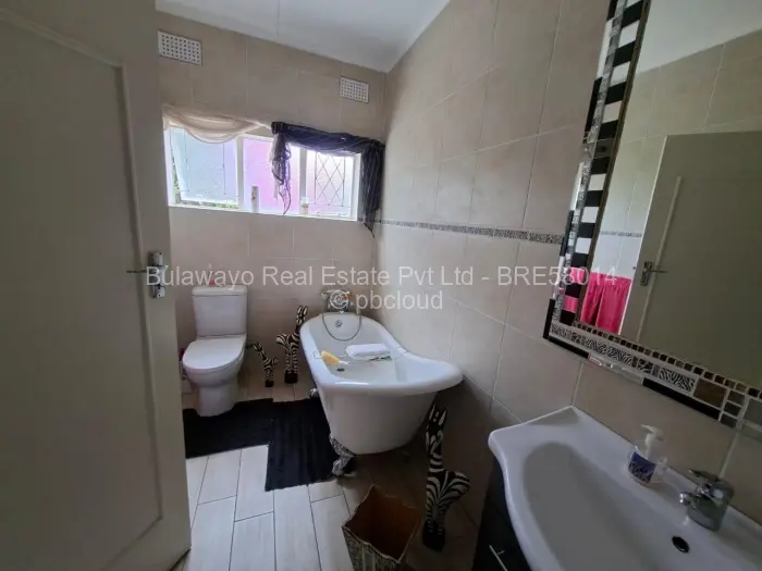 4 Bedroom House for Sale in Hillside Byo, Bulawayo