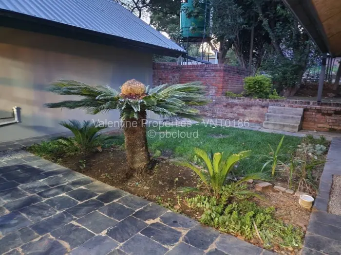Townhouse/Cluster to Rent in Ballantyne Park, Harare