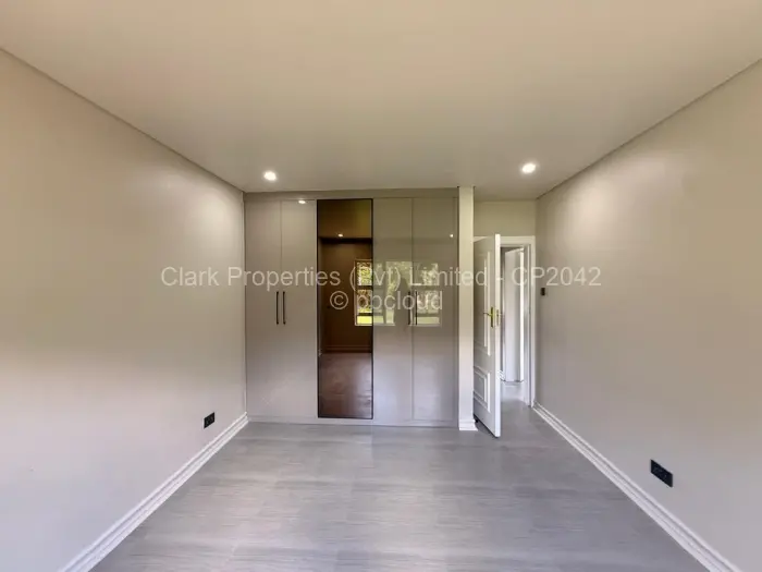 Townhouse/Cluster to Rent in Borrowdale Brooke, Harare