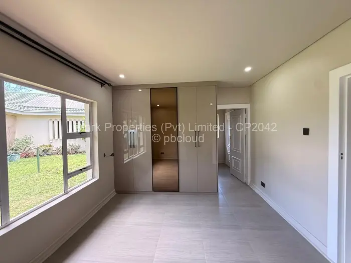 Townhouse/Cluster to Rent in Borrowdale Brooke, Harare