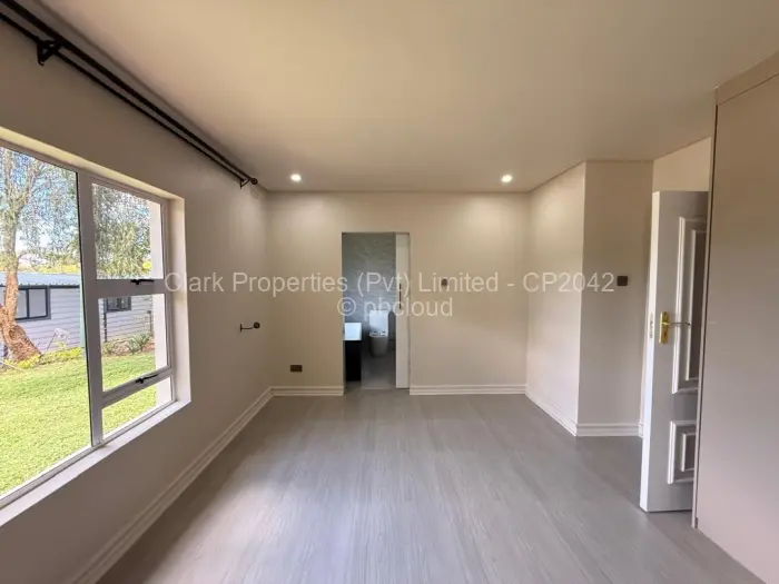 Townhouse/Cluster to Rent in Borrowdale Brooke, Harare