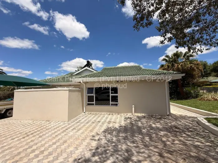 Townhouse/Cluster to Rent in Borrowdale Brooke, Harare