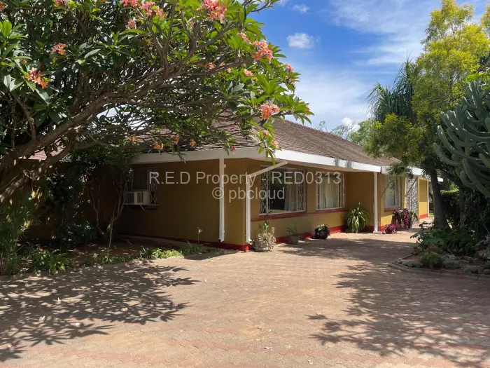 3 Bedroom House for Sale in Hillside Byo, Bulawayo