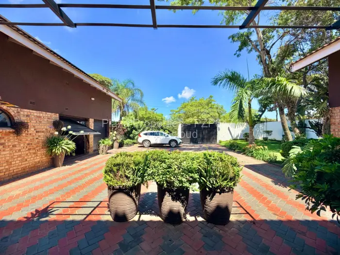 4 Bedroom House for Sale in Zimre Park, Harare