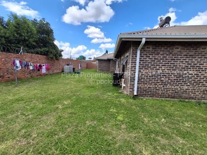 Townhouse/Cluster for Sale in Haig Park, Harare