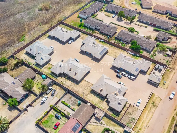 Townhouse/Cluster for Sale in Mabelreign, Harare