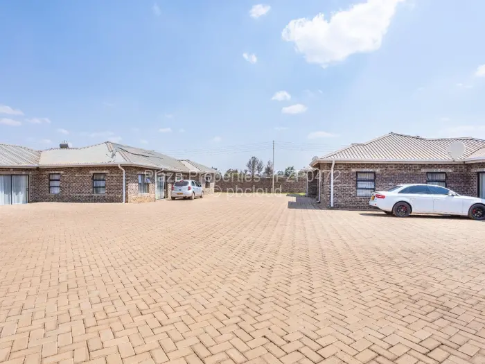 Townhouse/Cluster for Sale in Mabelreign, Harare