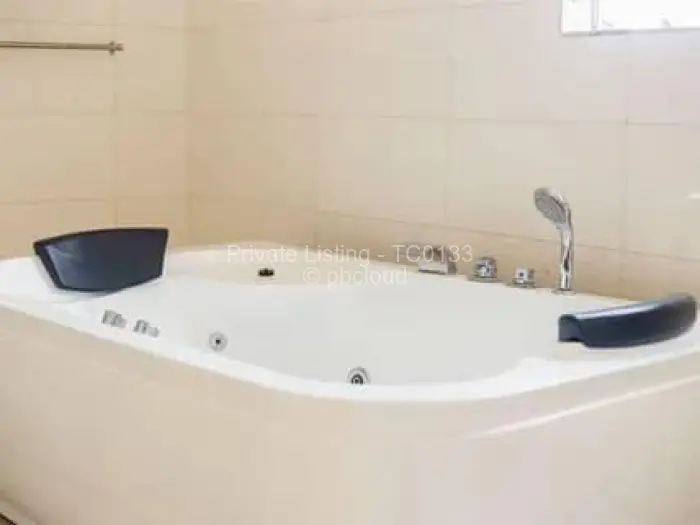 9 Bedroom House to Rent in Pomona, Harare