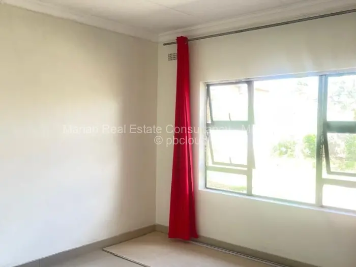 2 Bedroom House to Rent in Selbourne Park, Bulawayo