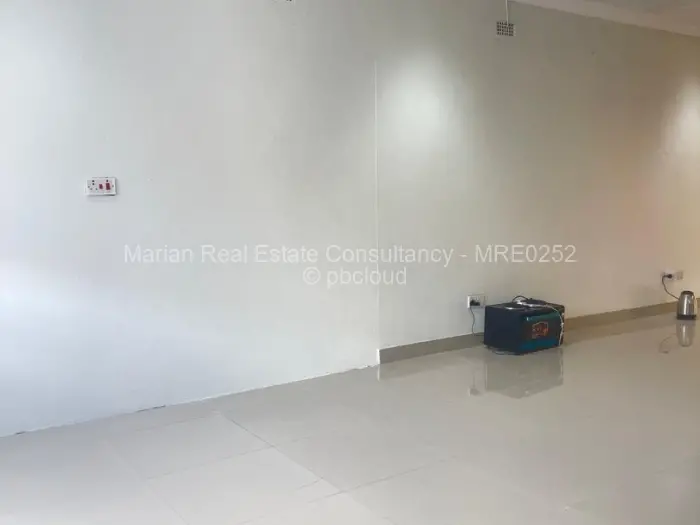 2 Bedroom House to Rent in Selbourne Park, Bulawayo