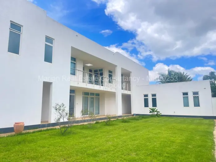 5 Bedroom House for Sale in Burnside, Bulawayo