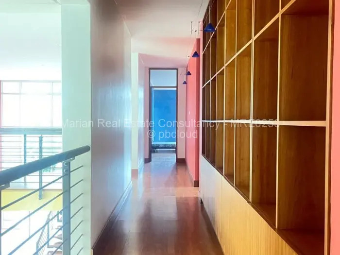 5 Bedroom House for Sale in Burnside, Bulawayo