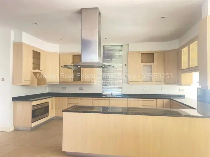 5 Bedroom House for Sale in Burnside, Bulawayo