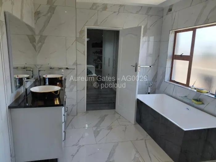 5 Bedroom House to Rent in Mount Pleasant, Harare