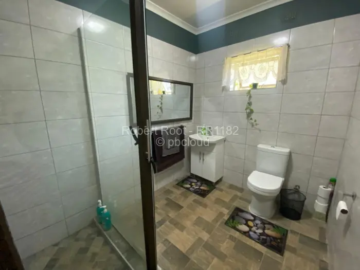 2 Bedroom Cottage/Garden Flat to Rent in Alexandra Park