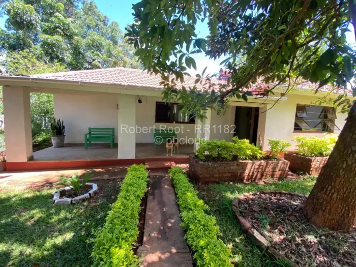 2 Bedroom Cottage/Garden Flat to Rent in Alexandra Park