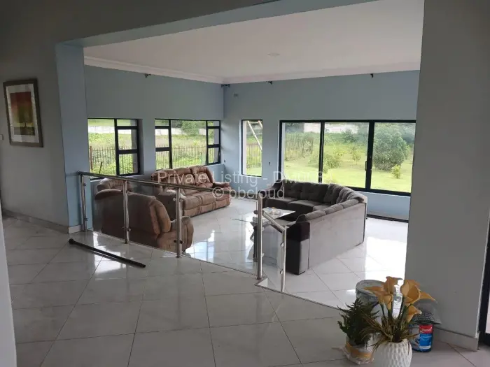 6 Bedroom House to Rent in Borrowdale, Harare