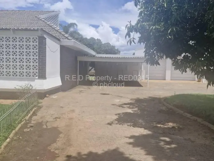 Other Commercial to Rent in Kumalo, Bulawayo