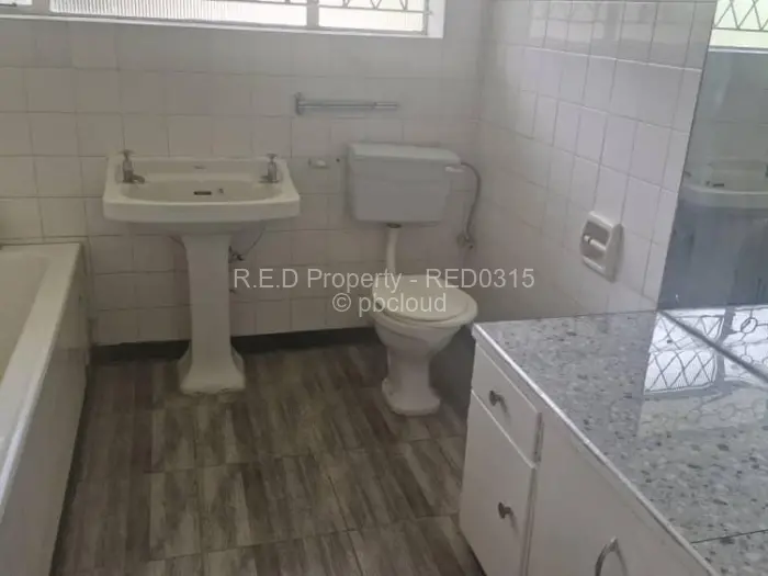 Other Commercial to Rent in Kumalo, Bulawayo