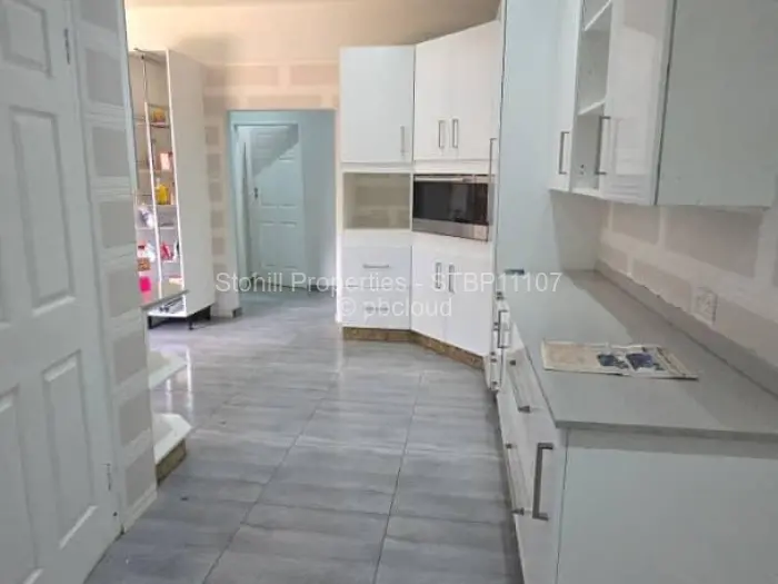 7 Bedroom House for Sale in Norton, Norton