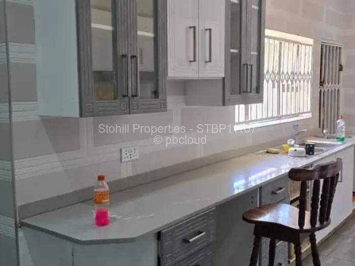 7 Bedroom House for Sale in Norton, Norton