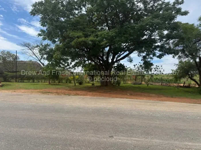 Commercial Stand for Sale in Chinhoyi, Chinhoyi