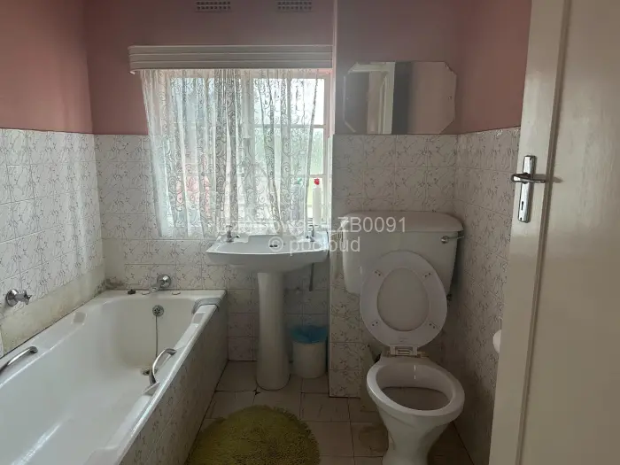 5 Bedroom House for Sale in Gunhill, Harare